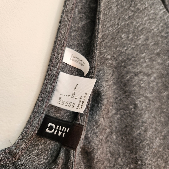 H&M grey skater dress - Picture 2 of 3